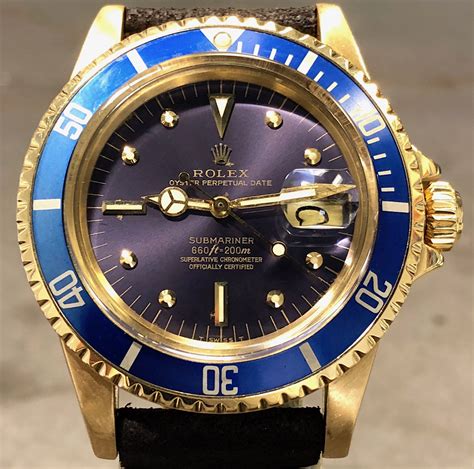 rolex submarine with dial.